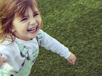 Brincar de faz de conta melhora o desenvolvimento em crianças