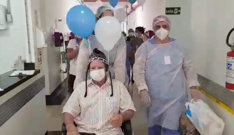 Mais um dia de vitória, mais um paciente que venceu a luta contra o Covid-19