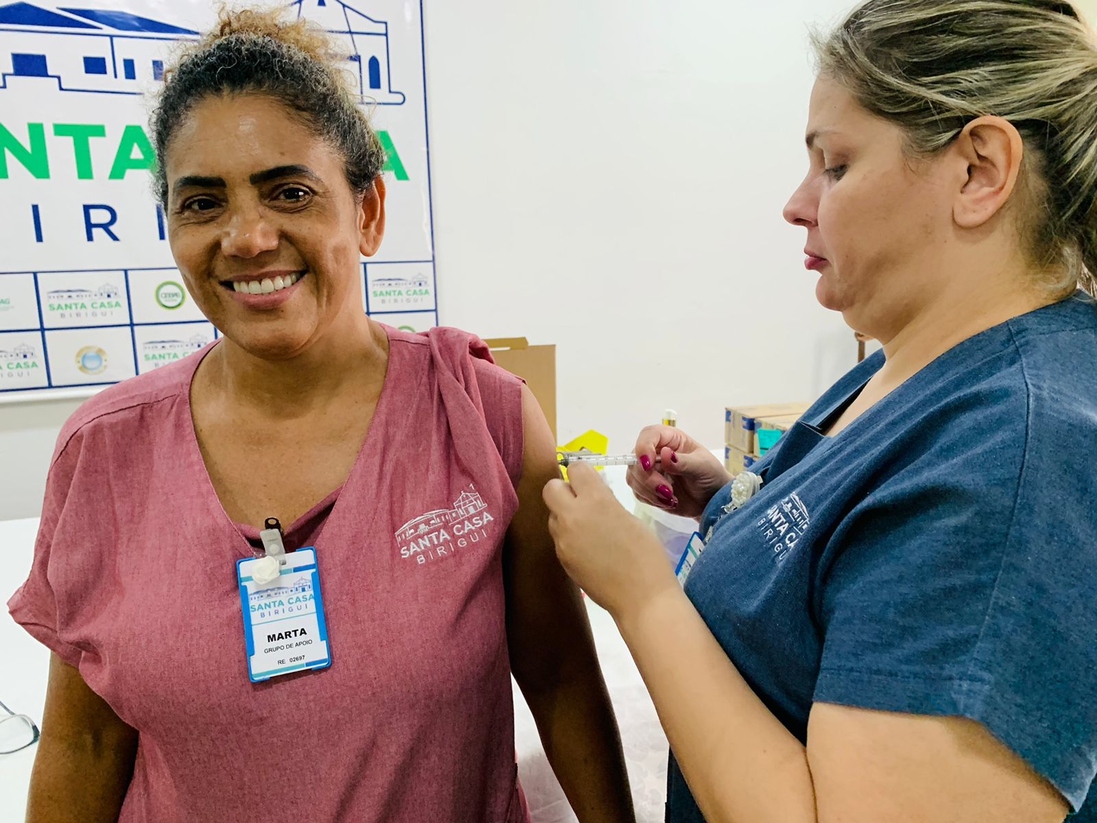 Santa Casa de Birigui vacina colaboradores contra o vírus influenza, causador da gripe