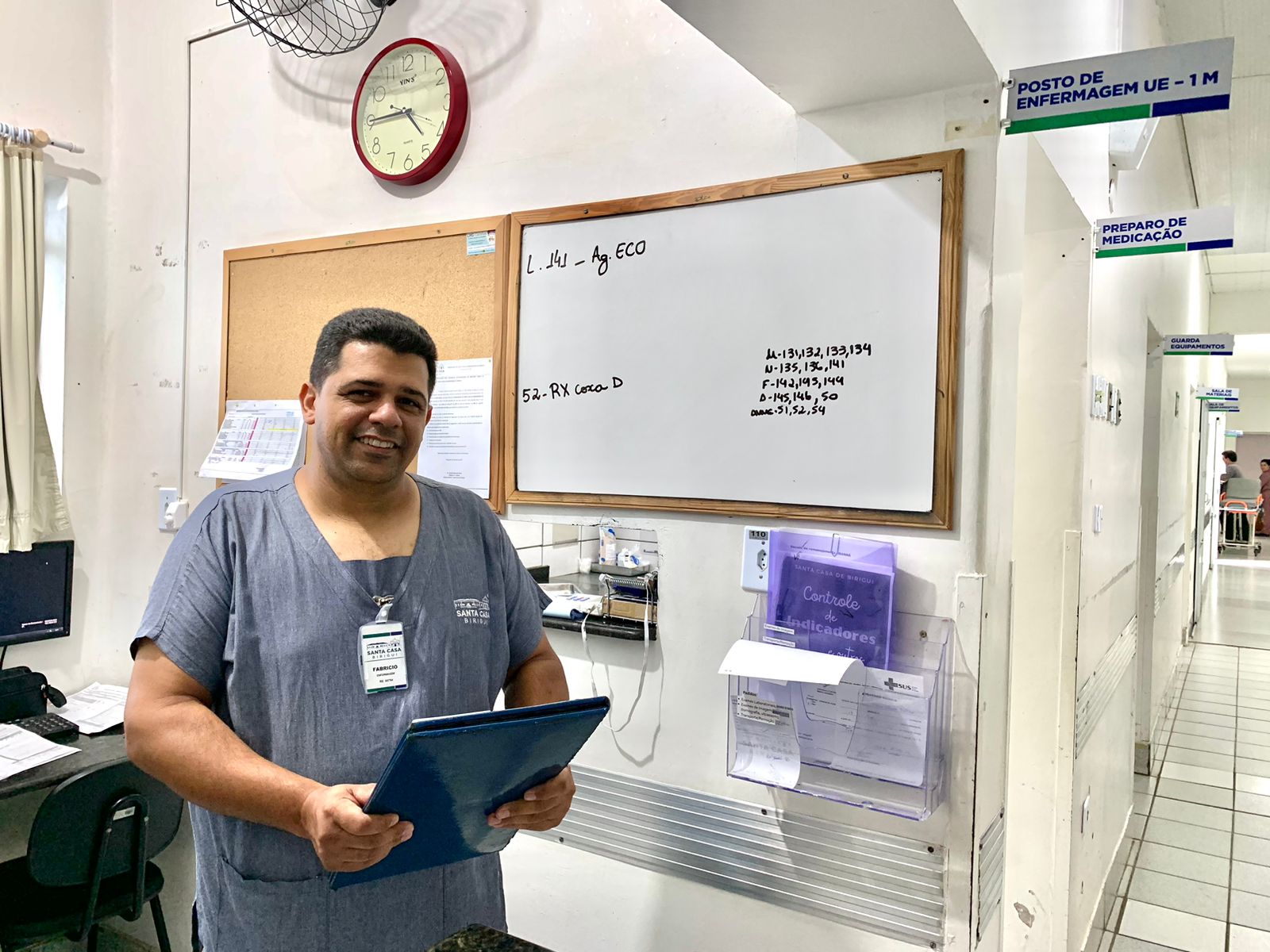 “Minha missão é prestar um atendimento mais humanizado”, diz o auxiliar de enfermagem Fabrício