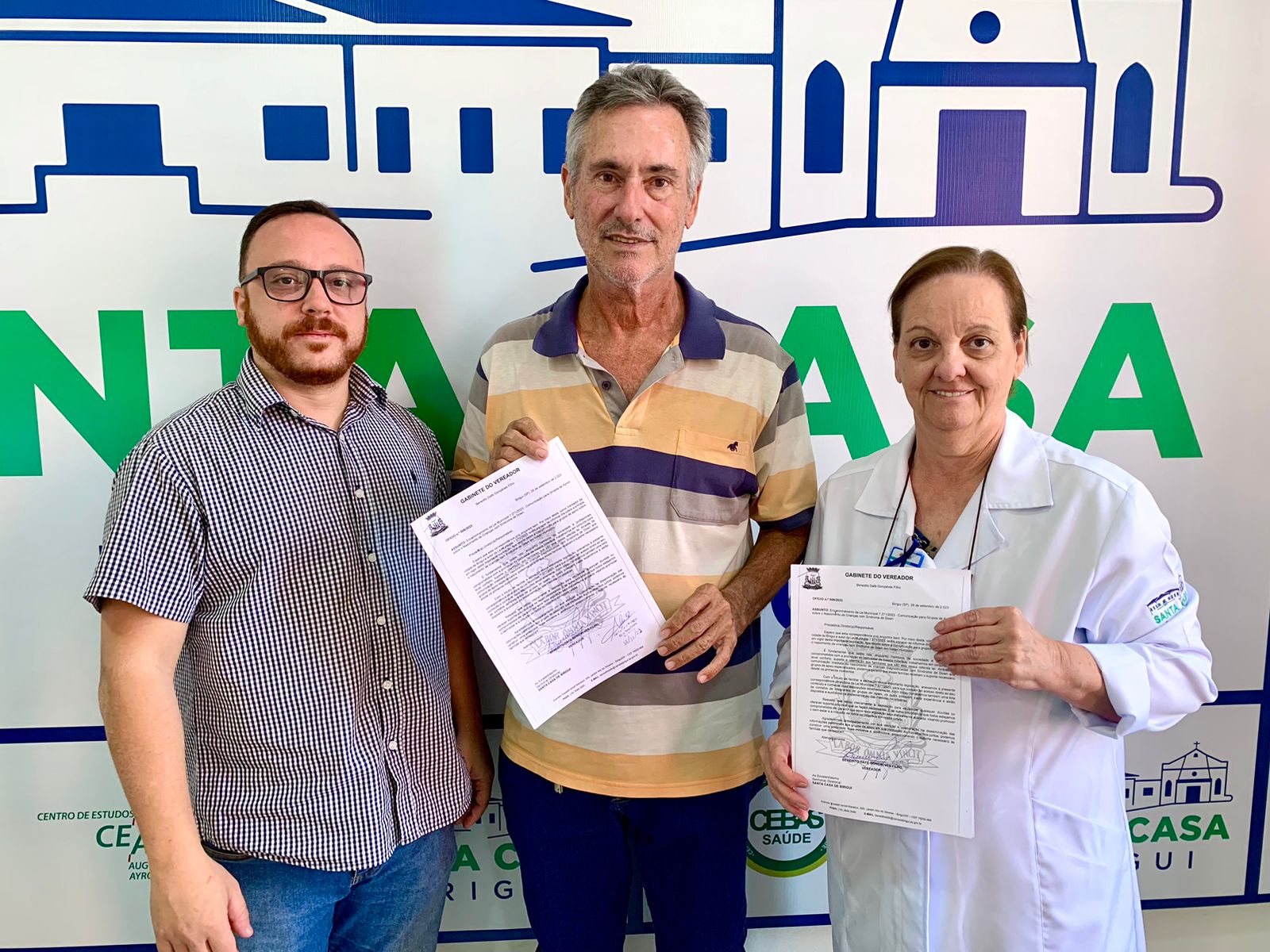 Vereador Benedito Dafé visita Santa Casa de Birigui para informar sobre nova lei municipal